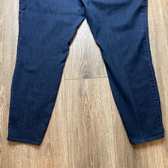 Torrid dark wash high-rise stretchy jeggings, size 20t - Picture 8 of 13